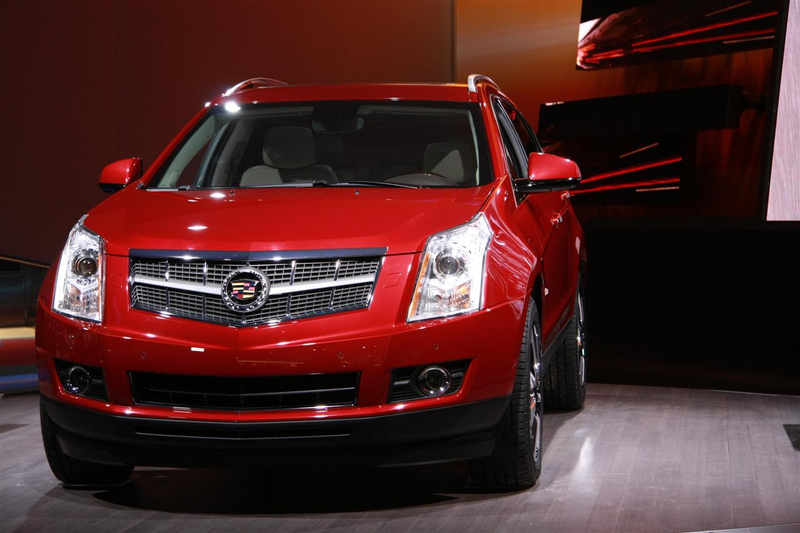 Illustration for article titled 2010 Cadillac SRX: When Luxury Crossover Meets Midsize SUV